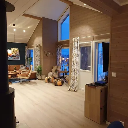 6 Person In Svensby-by Traum * Svensby