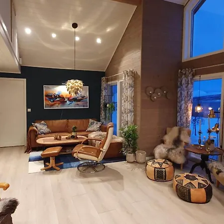 6 Person In Svensby-by Traum *