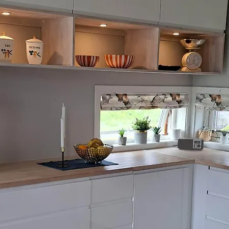 6 Person In Svensby-by Traum * Svensby