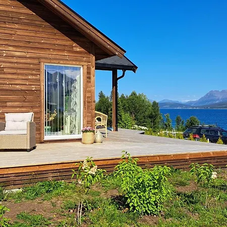 6 Person In Svensby-by Traum * Svensby