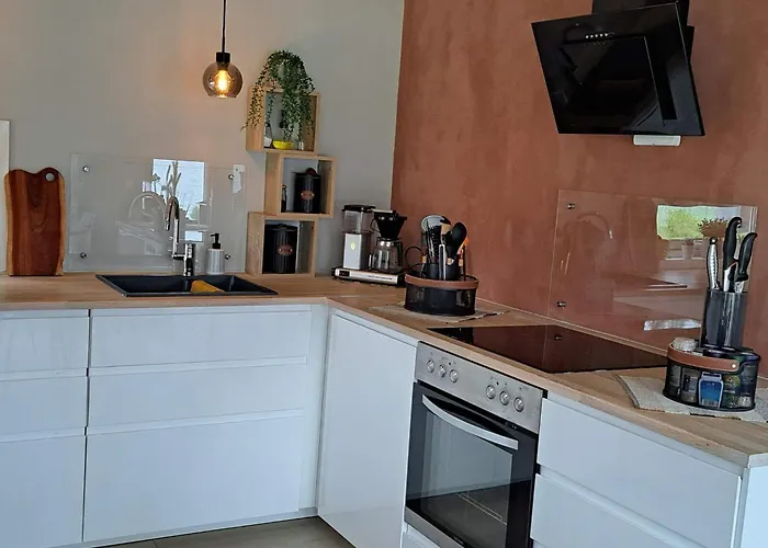 6 Person In Svensby-by Traum